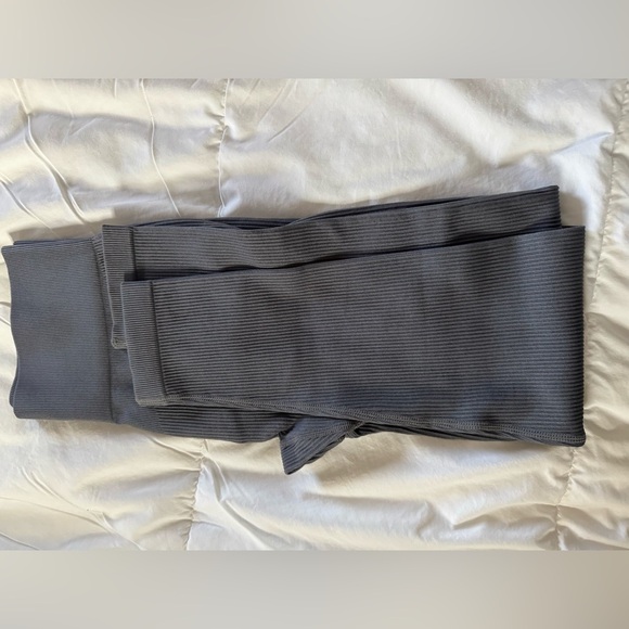 New Womens High Waisted Ribbed Seamless Leggings Size GRAY . NWT - Picture 2 of 5